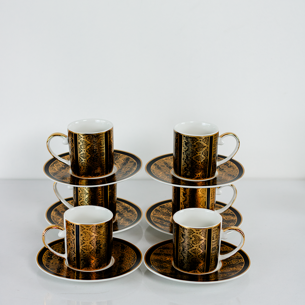 Chávenas de porcelana pretas e douradas elegantes para café