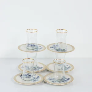 Chávenas de café turco em vidro transparente, elegantes e resistentes, ideais para servir café com estilo e tradição.