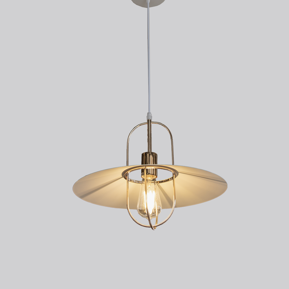 Candeeiro suspenso em metal preto e dourado E27 400×300 da Avida Iluminação